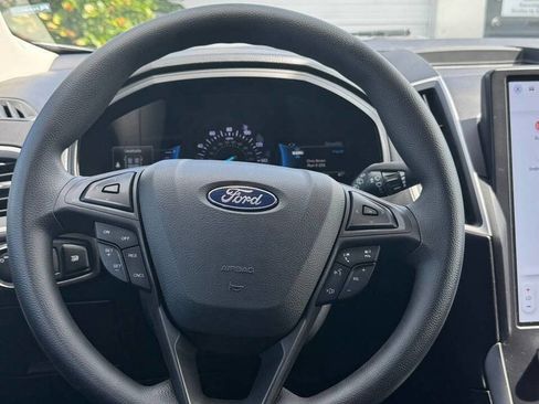Used 2022 Ford Edge SE AWD/4WD image 19