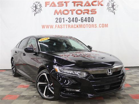 Used 2018 Honda Accord Sport image 3