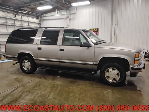 Used 1999 Chevrolet Suburban 4WD w/ Preferred Equipment Group 3 image 2