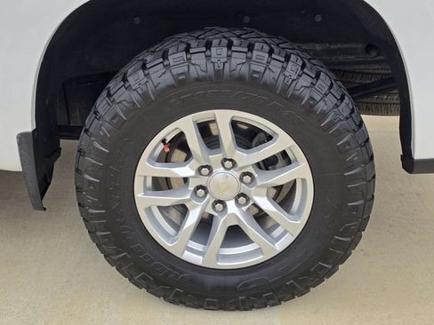 Used 2020 Chevrolet Silverado 1500 LTZ w/ LTZ Convenience Package AWD/4WD image 33
