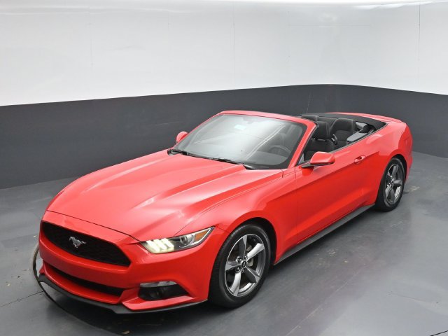Used 2017 Ford Mustang Convertible w/ Equipment Group 051A RWD image 34