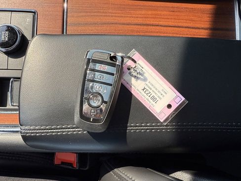 Used 2020 Lincoln Navigator Reserve w/ Luxury Package image 34