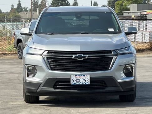 Used 2023 Chevrolet Traverse LT FWD image 9