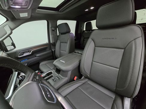 New 2025 GMC Sierra 2500 Denali w/ Denali Reserve Package image 27