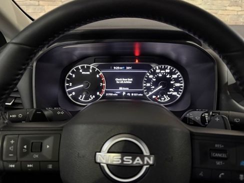 Certified 2025 Nissan Rogue SV image 14