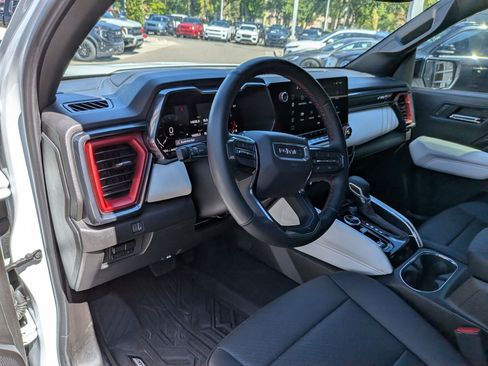 Used 2025 GMC Canyon AT4 w/ AT4X Package AWD/4WD image 14