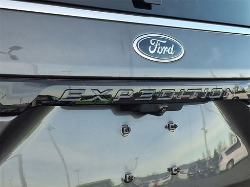 Used 2021 Ford Expedition Max Limited image 36