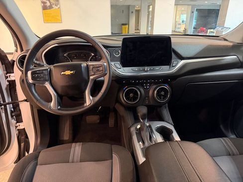 Used 2025 Chevrolet Blazer LT FWD image 34