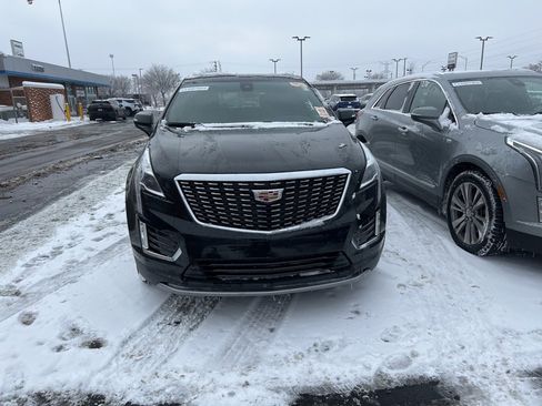 Certified 2025 Cadillac XT5 Premium Luxury image 3