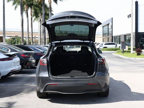 Used 2025 Tesla Model Y Long Range image 8