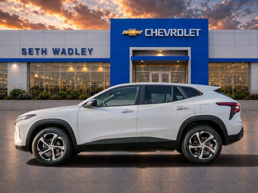 Used 2025 Chevrolet Trax RS w/ Sunroof Package FWD image 4