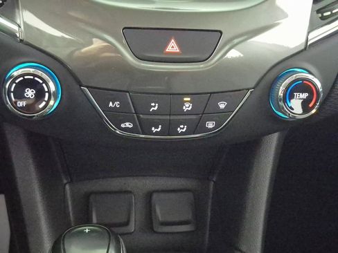 Used 2016 Chevrolet Cruze LT image 17