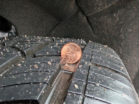 Used 2021 Chevrolet Tahoe LT w/ Luxury Package image 38