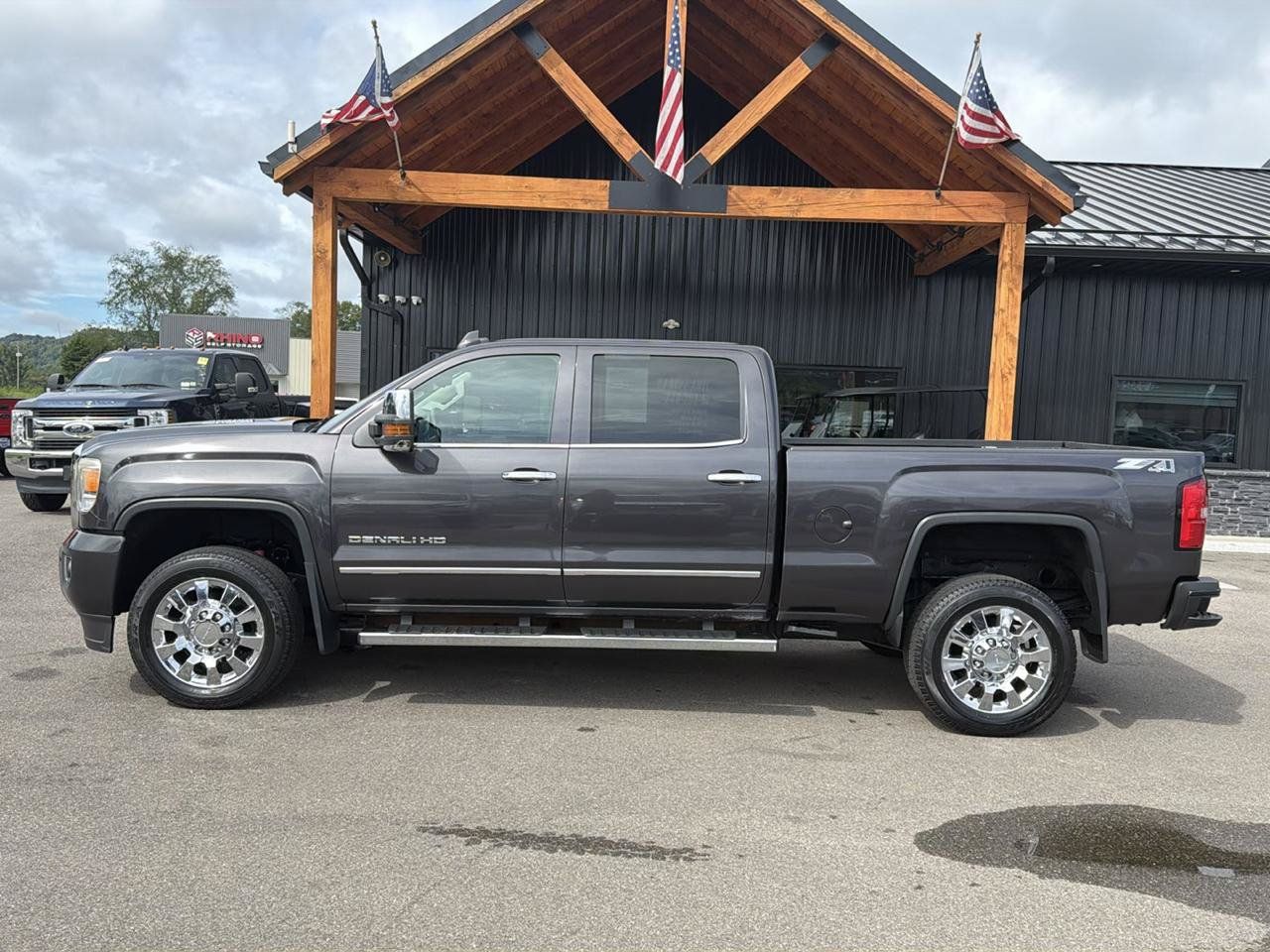 Used 2015 GMC Sierra 2500 Denali w/ Duramax Plus Package AWD/4WD image 26