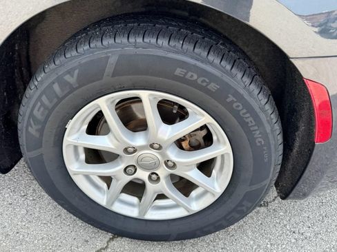 Used 2020 Chrysler Pacifica Touring-L FWD image 7