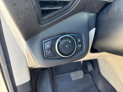 Used 2018 Ford Escape SE image 13