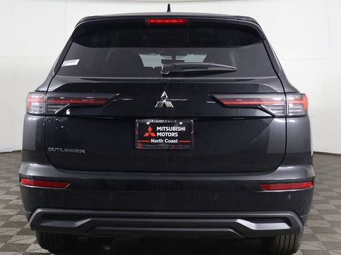 New 2026 Mitsubishi Outlander ES FWD image 11