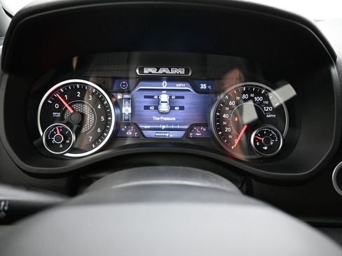 New 2026 RAM 1500 4x4 Crew Cab image 15