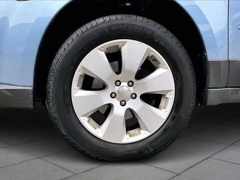 Used 2011 Subaru Outback 2.5i Premium w/ All-Weather Pkg image 10