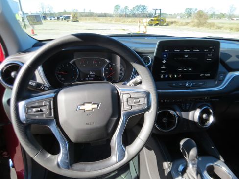 Used 2023 Chevrolet Blazer LT w/ Driver Confidence Package image 15