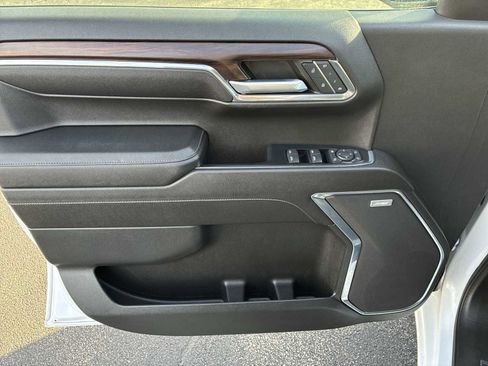 Used 2023 GMC Sierra 1500 SLT image 22