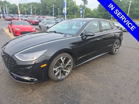Used 2023 Hyundai Sonata SEL Plus w/ Preferred Accessory Package FWD image 3