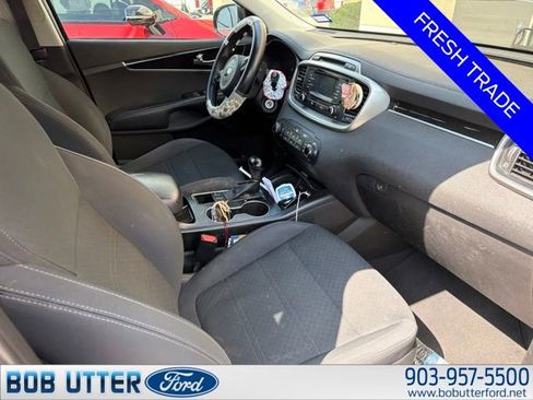 Used 2018 Kia Sorento L FWD image 4
