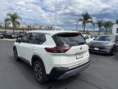 Used 2023 Nissan Rogue SV w/ SV Premium B Package FWD image 6