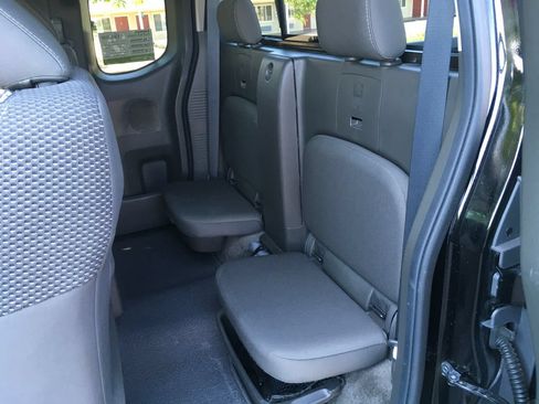 Used 2012 Nissan Frontier SV w/ Sport Appearance Pkg AWD/4WD image 25