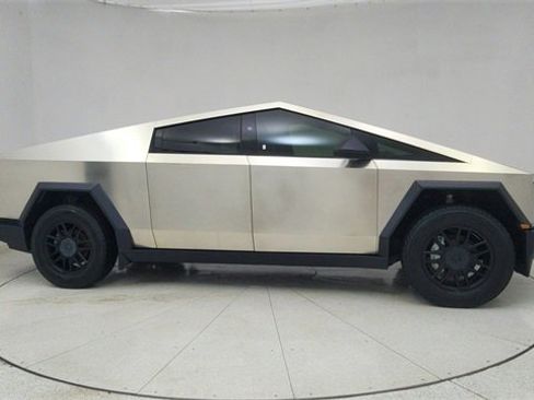 Used 2025 Tesla Cybertruck AWD Crew Cab image 59
