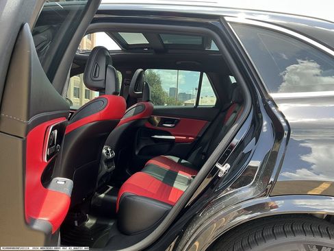 Used 2024 Mercedes-Benz GLC 43 AMG 4MATIC image 9
