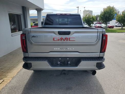 Used 2024 GMC Sierra 3500 Denali w/ Denali Reserve Package AWD/4WD image 9