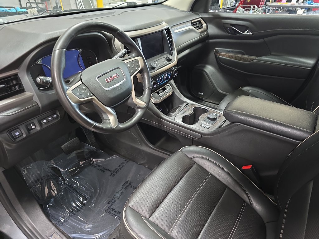 Used 2022 GMC Acadia Denali w/ Denali Ultimate Package AWD/4WD image 18