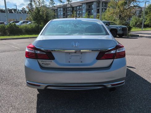 Used 2017 Honda Accord EX image 5