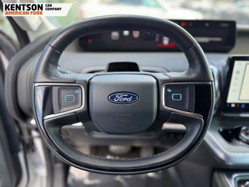 Used 2025 Ford Expedition Max Platinum AWD/4WD image 17