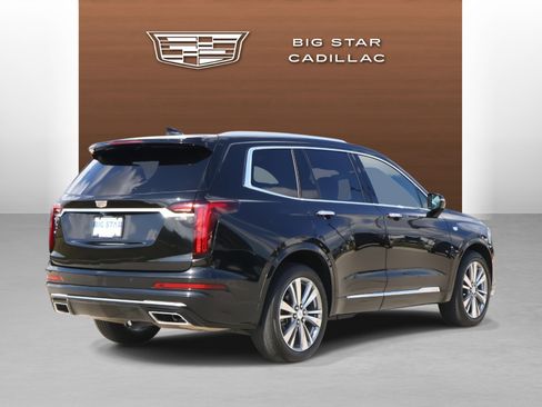 Used 2023 Cadillac XT6 Premium Luxury image 5