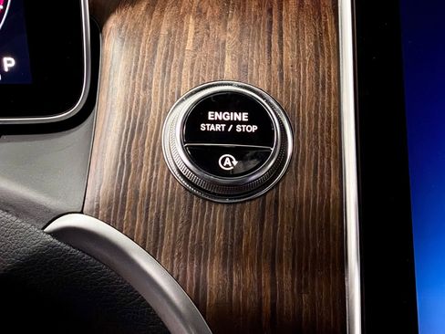 Used 2026 Mercedes-Benz GLC 300 image 31