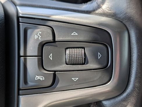 Used 2022 Chevrolet Silverado 1500 LT AWD/4WD image 26