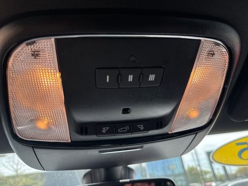 Used 2025 Dodge Durango GT RWD image 27