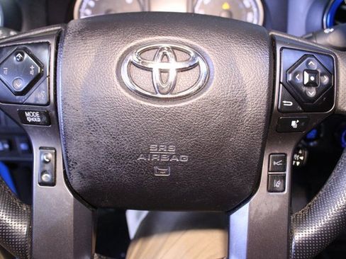 Used 2021 Toyota Tacoma TRD Sport image 18