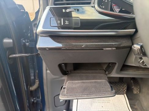 Used 2019 Audi Q8 Prestige image 15