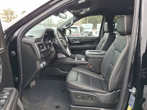 Used 2023 GMC Yukon SLT AWD/4WD image 6