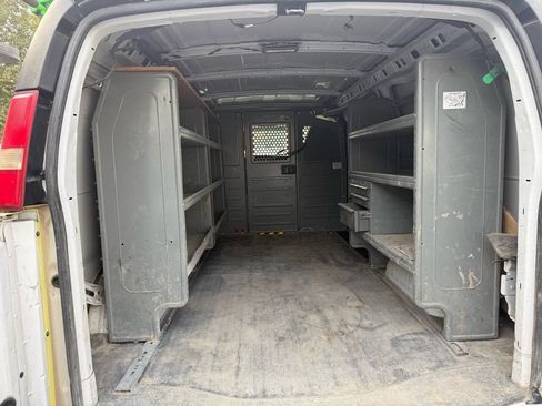 Used 2012 Chevrolet Express 2500 image 7