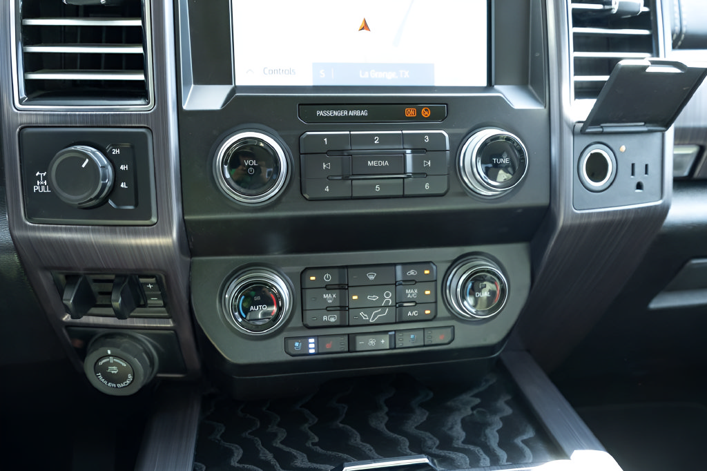 Used 2021 Ford F250 Limited w/ FX4 Off-Road Package AWD/4WD image 18