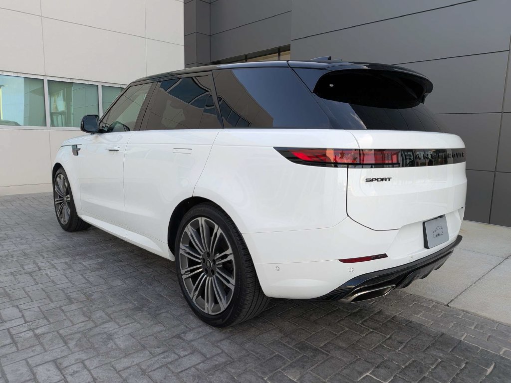 Certified 2024 Land Rover Range Rover Sport Dynamic SE AWD/4WD image 3