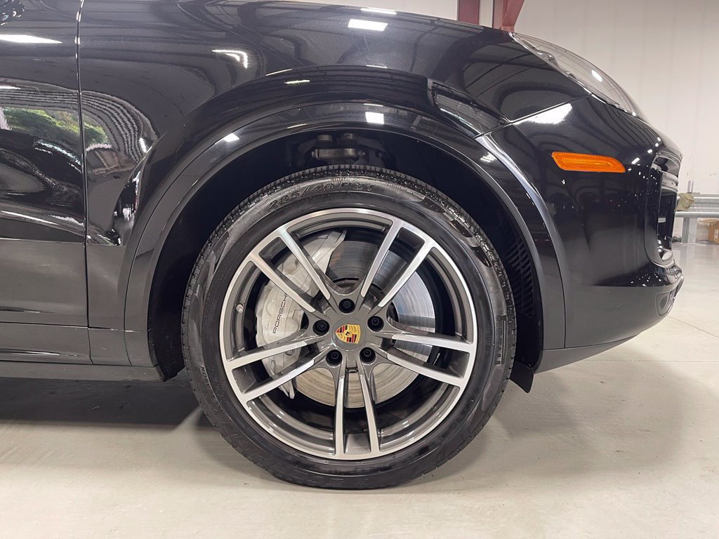 Used 2023 Porsche Cayenne Turbo AWD/4WD image 16