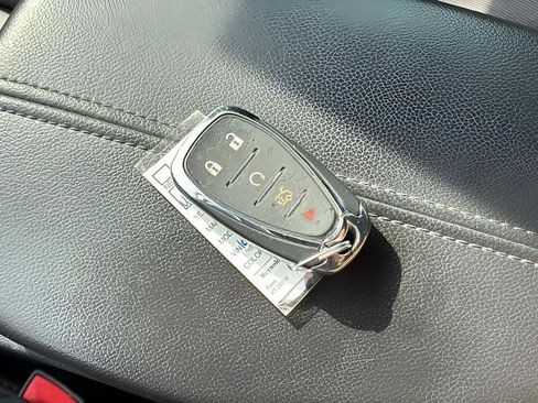 Used 2020 Chevrolet Malibu LT FWD image 9