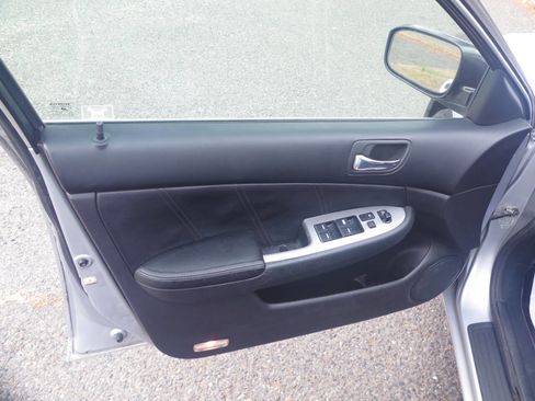 Used 2003 Honda Accord EX image 22