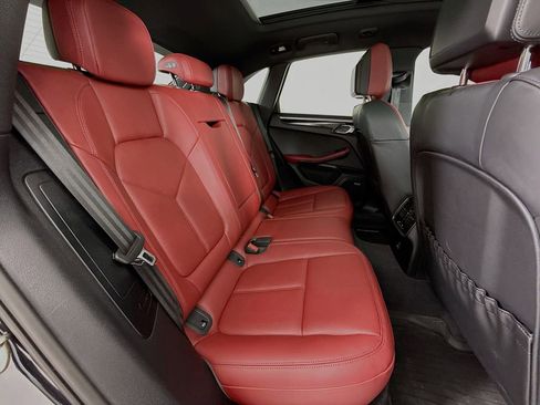 Certified 2025 Porsche Macan S AWD/4WD image 28