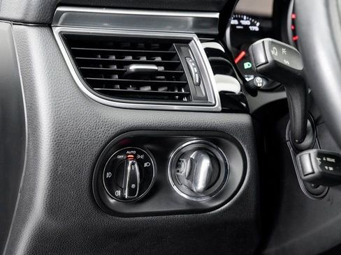 Used 2017 Porsche Macan image 10